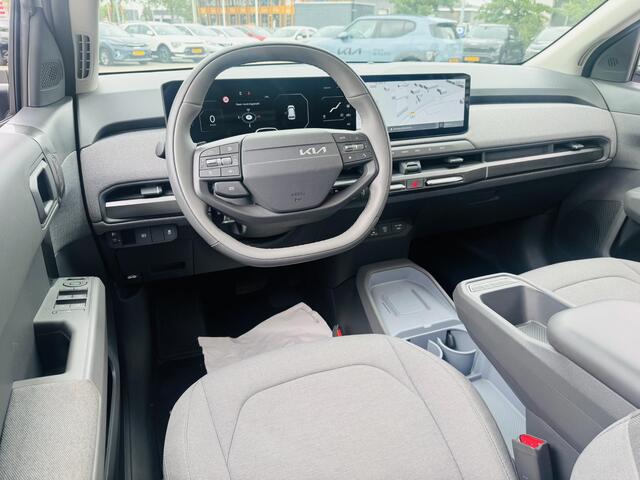 KIA EV3 Plus 81.4 kWh Stoel- & Stuurverw. | Privacyglass | PDC rondom | Dodehoekdetectie | Vehicle to Load geschikt