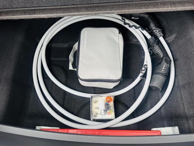 KIA EV3 Plus 81.4 kWh Stoel- & Stuurverw. | Privacyglass | PDC rondom | Dodehoekdetectie | Vehicle to Load geschikt