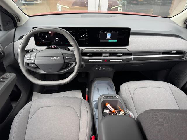 KIA EV3 Plus 81.4 kWh | Dodehoekdetectie | Stoel/stuurverwarming | Keyless Entry | Parkeersensoren V + A
