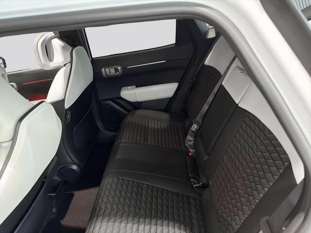 KIA EV4 GT-Line 81.4 kWh | Panoramaschuifdak | LED-Matrix | Harman Kardon | Elektrisch verstelbare voorstoelen | Verwarmbare achterbank