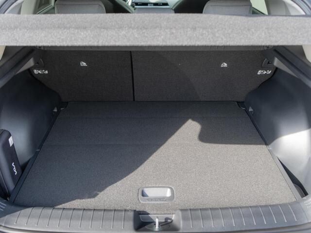 KIA EV4 Plus Advanced 58.3 kWh | DIRECT LEVERBAAR | Schuifkanteldak | Navigatie | Stoel en stuurverwarming | H&K | Elektrische achterklep