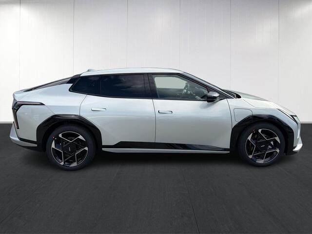 KIA EV4 Fastback GT-Line Business Edition 81.4 kWh | Stoel- en stuurwielverwarming | Adaptieve Cruisecontrol | Privacy glass | Achteruitrijcamera | Elektrisch verstelbare voorstoelen |