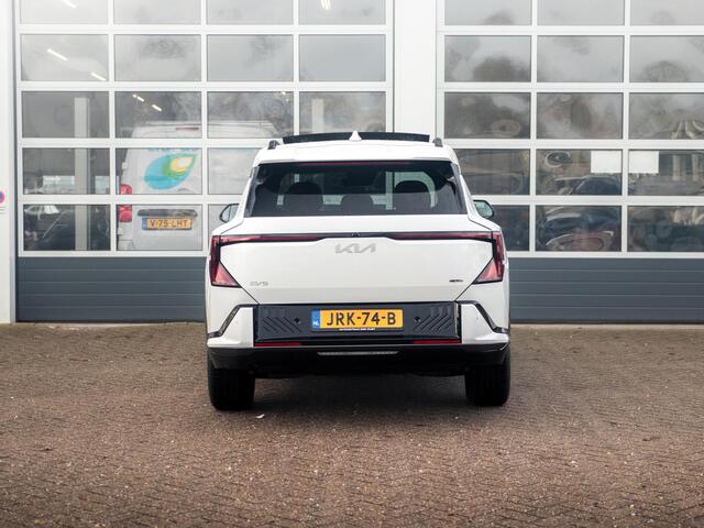 KIA EV5 GT-Line Business Edition 81.4 kWh 17 % bijtelling l Stoelverwarming l El. verstelbare stoelen met memory functie. l Zwarte logo's.