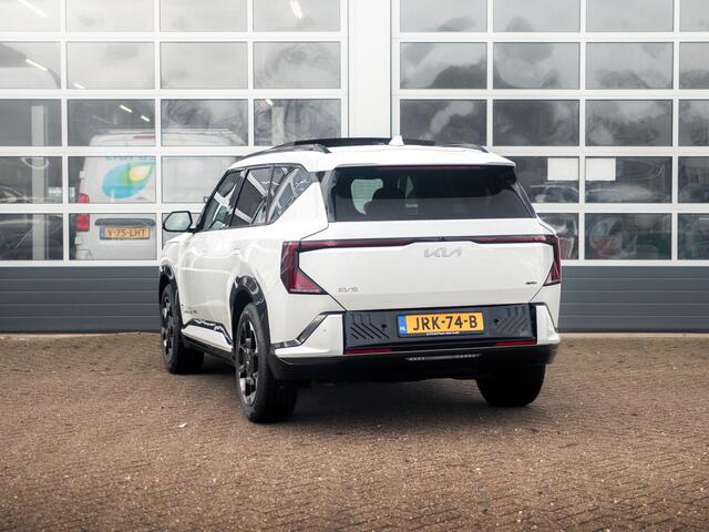KIA EV5 GT-Line Business Edition 81.4 kWh 17 % bijtelling l Stoelverwarming l El. verstelbare stoelen met memory functie. l Zwarte logo's.