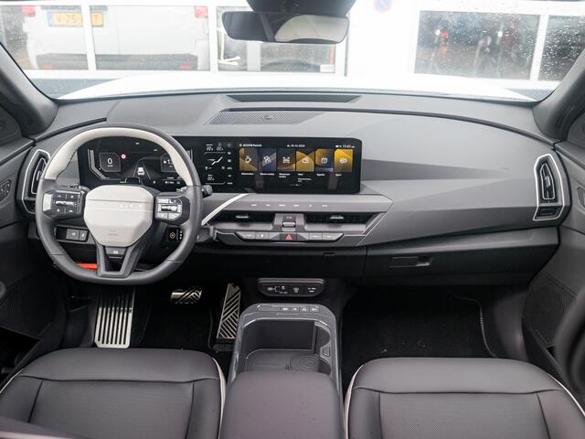 KIA EV5 GT-Line Business Edition 81.4 kWh 17 % bijtelling l Stoelverwarming l El. verstelbare stoelen met memory functie. l Zwarte logo's.
