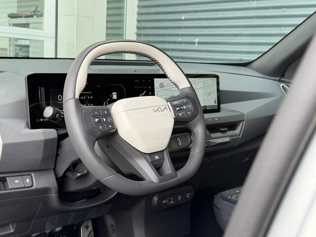 KIA EV5 GT-Line Business Edition 81.4 kWh | Panoramaschuifdak | Led Koplampen | Stoelverwarming voor en achter | Zwarte hemelbekleding | Adaptieve cruise control |