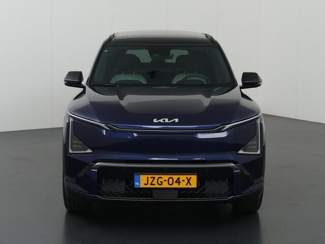 KIA EV5 GT-PlusLine 81.4 kWh | Panoramaschuifdak | Harman Kardon | Ambient lighting | Stoelverwarming voor en achter | Zwarte hemelbekleding |