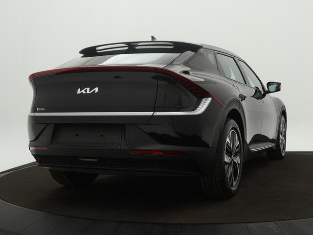 KIA EV6 Light 58 kWh - Navigatie - Cruise Control - Apple CarPlay / Android Auto - Achteruitrijcamera - Parkeerhulp achter - Privacy Glass achter - Fabrieksgarantie tot 2031