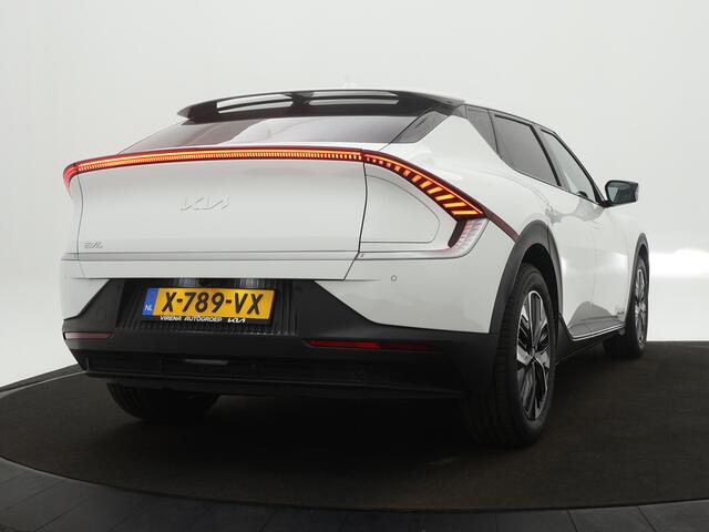 KIA EV6 Light 58 kWh * Rijdende Demo * - Navigatie - Apple Carplay/Android Auto - Climate Control - Privacy Glass - Fabrieksgarantie tot 02-2031