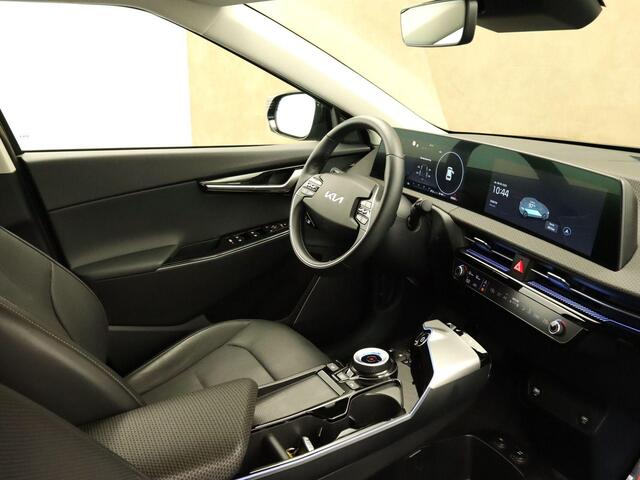 KIA EV6 Plus 77.4 kWh - ORIGINEEL NEDERLANDSE AUTO - STOELVENTILATIE VOORZIJDE - STOELVERWARMING VOOR + ACHTER - AUDIO INSTALLATIE PREMIUM (MERIDIAN SURROUND) - CRUISE CONTROL ADAPTIEF - ELEKTRISCHE STOELEN VOORZIJDE - MEMORY SEAT BESTUURDERSZIJDE - KUNSTLEDEREN 