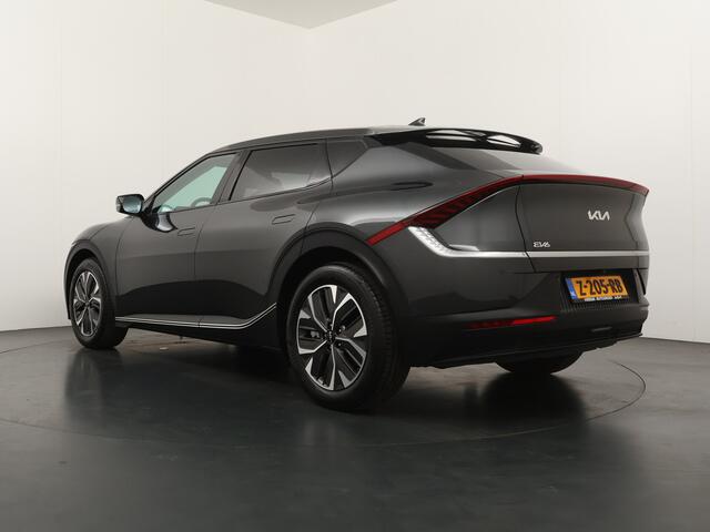 KIA EV6 Light Edition 58 kWh - Stoel-/stuurverwarming - Cruise Control Adaptief - Apple CarPlay/Android Auto - Fabrieksgarantie tot 06-2031