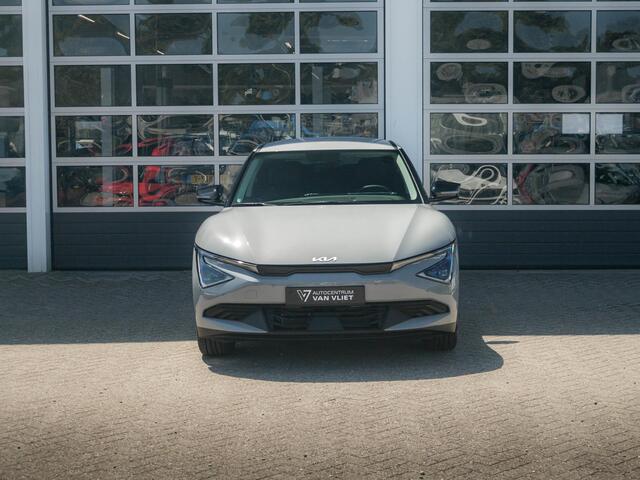 KIA EV6 Light Edition 63 kWh l Direct leverbaar l Wolf Grey l 428 km Actieradius