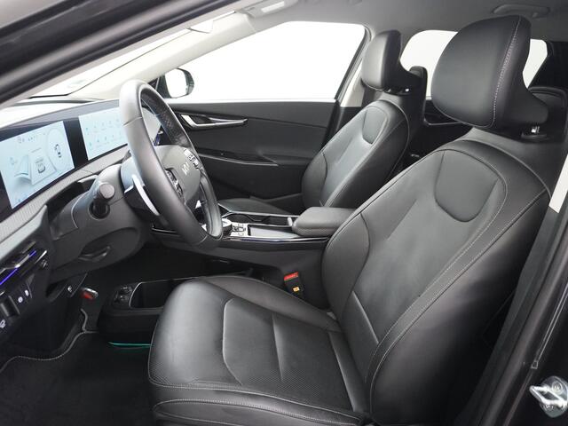 KIA EV6 Plus 77.4kWh Leer Long Range 19" Apple Carplay Trekhaak Android Meridian-HiFi Adap. Cruise Camera Navi Ecc Elek.Verst.Stoelen+Verwarmd+Geventileerd Bank+Stuur-Verwarmd Keyless DAB PDC Elek.Achterklep Led Regen-Lichtsensor Verkeersbord detectie Connected S