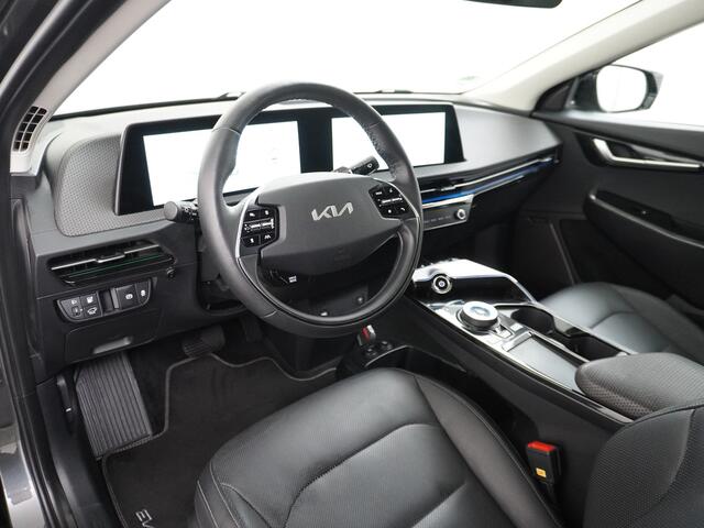 KIA EV6 Plus 77.4kWh Leer Long Range 19" Apple Carplay Trekhaak Android Meridian-HiFi Adap. Cruise Camera Navi Ecc Elek.Verst.Stoelen+Verwarmd+Geventileerd Bank+Stuur-Verwarmd Keyless DAB PDC Elek.Achterklep Led Regen-Lichtsensor Verkeersbord detectie Connected S