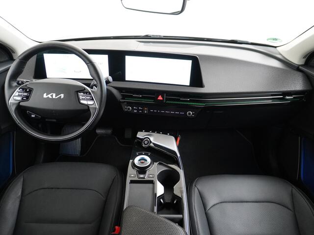 KIA EV6 Plus 77.4kWh Leer Long Range 19" Apple Carplay Trekhaak Android Meridian-HiFi Adap. Cruise Camera Navi Ecc Elek.Verst.Stoelen+Verwarmd+Geventileerd Bank+Stuur-Verwarmd Keyless DAB PDC Elek.Achterklep Led Regen-Lichtsensor Verkeersbord detectie Connected S