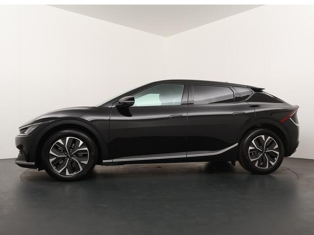 KIA EV6 Light Edition 58 kWh - SOH 99% - Stoelverwarming - Navigatie - LED koplampen - Privacy Glass - Fabrieksgarantie tot 05-2031