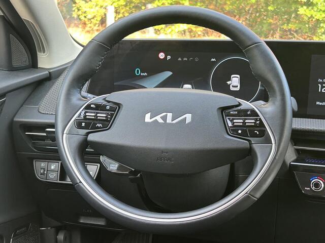 KIA EV6 Plus 77.4 kWh | Trekhaak | Vehicle-To-Load | Spraakbediening | Dodehoek detectie met correctie | Parkeersensoren | Achteruitrij camera | Stoel/Stuurverwarming |