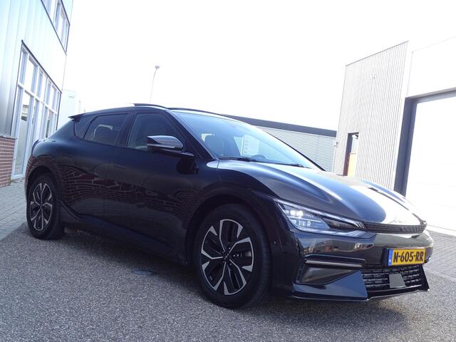 KIA EV6 GT-Line 77.4 kWh AUTOMAAT| NAVIGATIE| PANORAMADAK| HEAD-UP DISPLAY| ALCANTARA INTERIEUR| AIRCO/ECC| ADAPTIEVE CRUISE| TREKHAAK| PARKEERSENSOREN