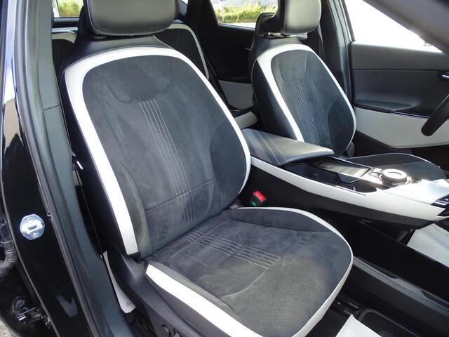 KIA EV6 GT-Line 77.4 kWh AUTOMAAT| NAVIGATIE| PANORAMADAK| HEAD-UP DISPLAY| ALCANTARA INTERIEUR| AIRCO/ECC| ADAPTIEVE CRUISE| TREKHAAK| PARKEERSENSOREN