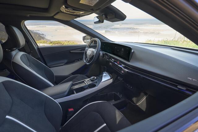 KIA EV6 Light Edition 63 kWh ¤42.995,- RIJKLAAR! Nu ¤2.000,- voordeel! Nu extra scherp geprijsd!