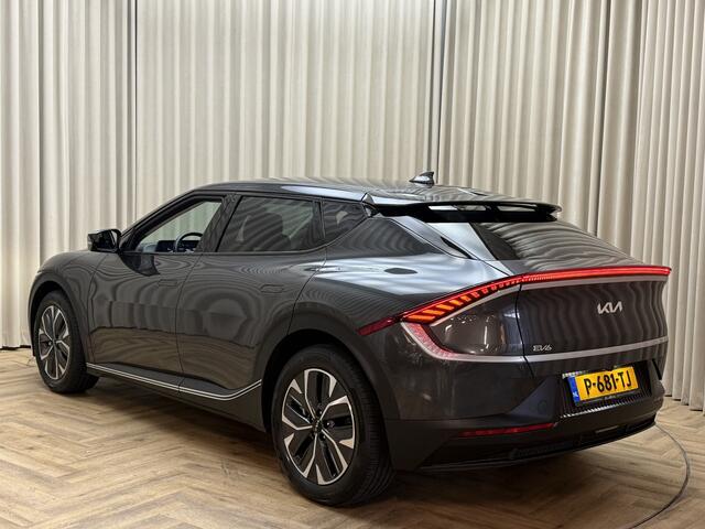 KIA EV6 Air 58 kWh *Org.NL!* Eerste Eigenaar / Adapt. Cruise / Carplay / Stoel+Stuurverwarming / Keyless / 1/2 Leder / Camera / Keyless / 19'' LMV