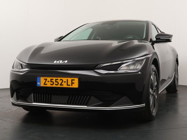 KIA EV6 Light Edition 58 kWh - SOH 99% - Stoelverwarming - Navigatie - LED koplampen - Privacy Glass - Fabrieksgarantie tot 05-2031