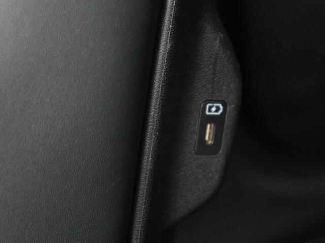 KIA EV6 Plus Advanced 77.4 kWh | SOH 100% | Panoramadak | Trekhaak | Stoelventilatie | Leder | Meridian Surround | Warmtepomp | Achterbankverwarming | Adaptive cruise | Vehicle-to-load | Carplay | Camera