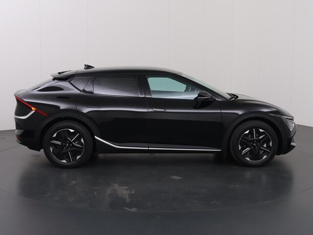 KIA EV6 Light Edition 63 kWh | Stoelverwarming | Adaptieve cruise control | Parkeersensoren | Stuurwiel verwarmd |