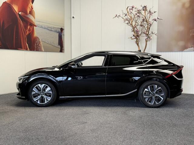 KIA EV6 GT-LINE 77.4 kWh ACHTERUITRIJCAMERA NAVIGATIE ADAPTIVE CRUISE CONTROL KEYLESS GO APPLE CARPLAY/ANDROID RIJSTROOKSENSOREN DODEHOEKSENSOREN ZEER MOOI !!