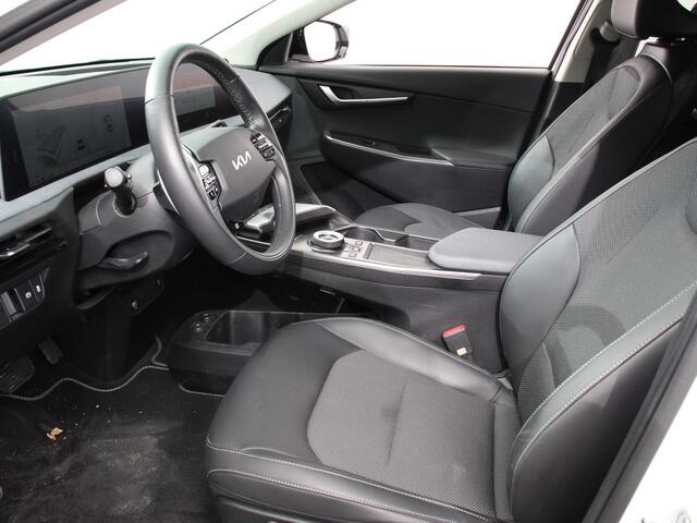KIA EV6 Light Edition Automaat 58 kWh Navigatie Apple Carplay Android Auto Camera Parkeersensoren achter Cruise Control Climate Control Lichtmetalen Velgen