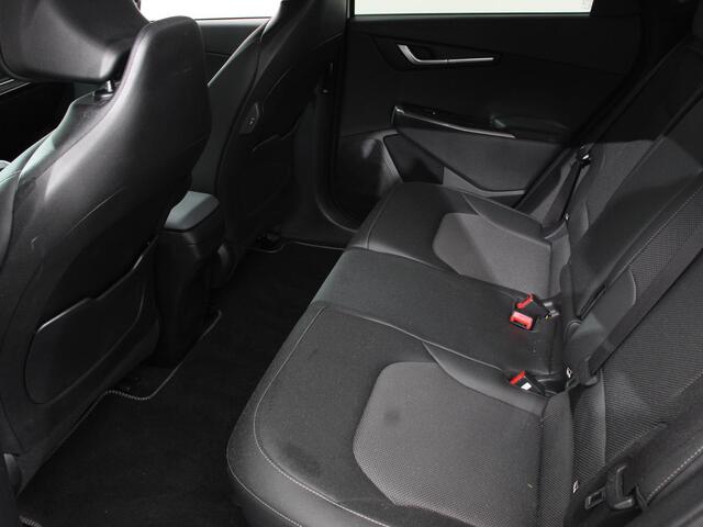KIA EV6 Light Edition Automaat 58 kWh Navigatie Apple Carplay Android Auto Camera Parkeersensoren achter Cruise Control Climate Control Lichtmetalen Velgen