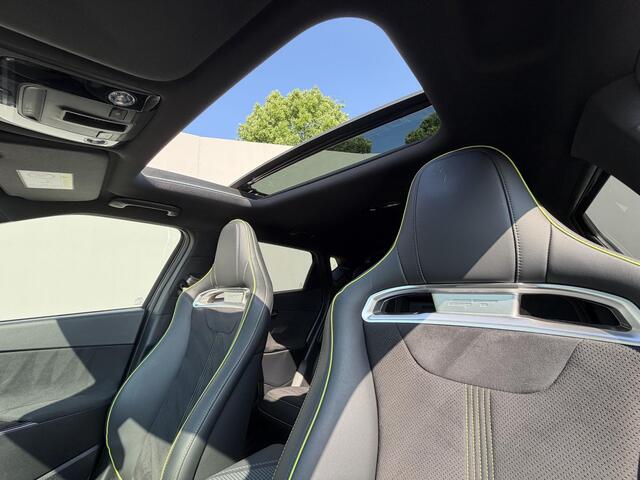 KIA EV6 GT AWD 77.4 kWh 585 pk / SOH 100% /Fabrieksgarantie tot 4-2031 / Dealer onderhouden / Meridian Audio / Warmtepomp / Camera 360° / Navi / Apple Carplay Android / 21" LM wielen / HUD / Sport & Kuipstoelen / CCS Snelladen / Elektr. Achterklep / Stoel Verwarm