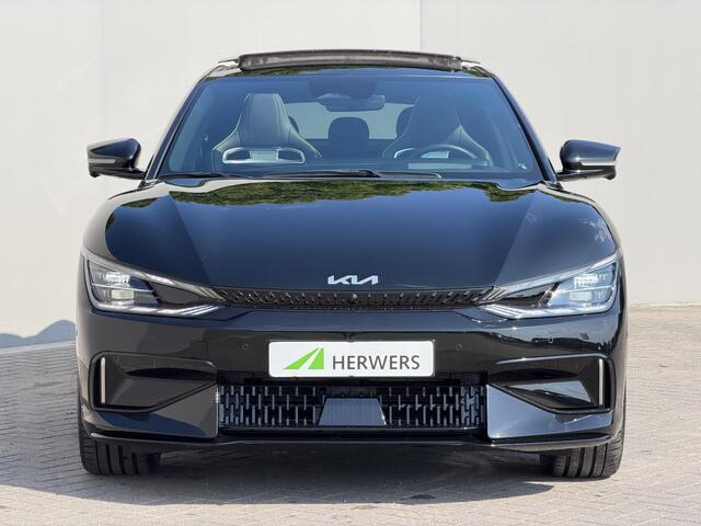 KIA EV6 GT AWD 77.4 kWh 585 pk / SOH 100% /Fabrieksgarantie tot 4-2031 / Dealer onderhouden / Meridian Audio / Warmtepomp / Camera 360° / Navi / Apple Carplay Android / 21" LM wielen / HUD / Sport & Kuipstoelen / CCS Snelladen / Elektr. Achterklep / Stoel Verwarm