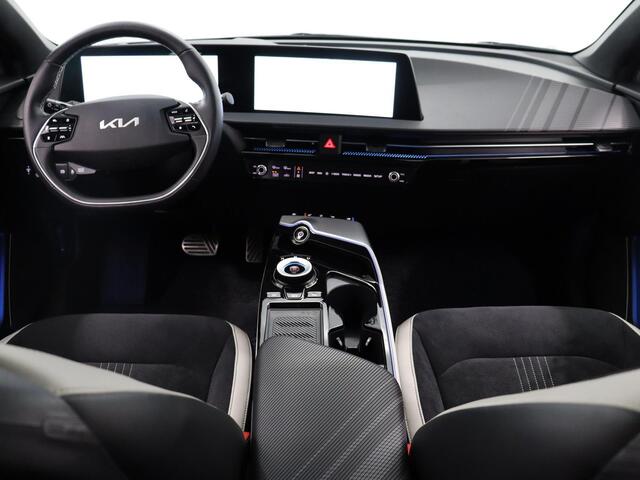 KIA EV6 GT-Line AWD 77.4 kWh Kia EV6 GT-Line AWD 77 kWh | Demo | 12% bijtelling | Panoramadak | Navigatiesysteem | Parkeercamera | Stoelverwarming | Apple carplay