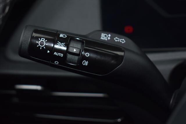 KIA EV6 Light Edition 63 kWh Facelift | Stoel+ Stuurverwarming | Adaptive Cruise Control | Navigatie | Tot 10 jaar Fabrieksgarantie geldig t/m 12-05-2035