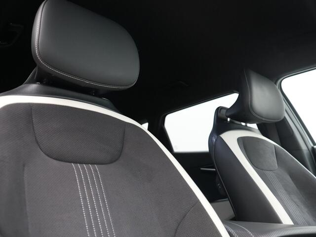 KIA EV6 GT-Line AWD 77.4 kWh 325pk Dealer O.H. | Adaptive Cruise | Head Up | 360 Camera | Alcantara Sportstoelen Ventilatie & Memory | Meridian Audio | Keyless | Blis | Apple Carplay | Stoelen & Stuur Verwarmd | Navigatie | DAB | 21"L.M |