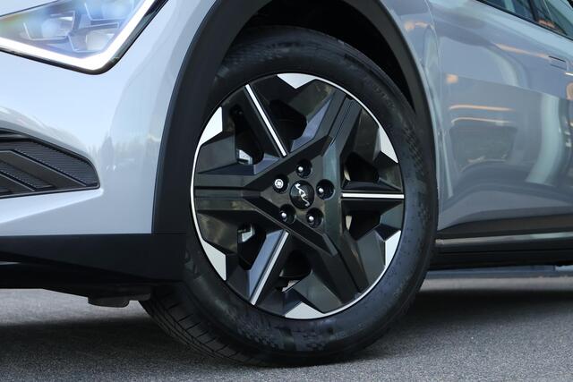 KIA EV6 Light Edition 63 kWh / Stoel en stuurwielverwarming / Camera / Carplay