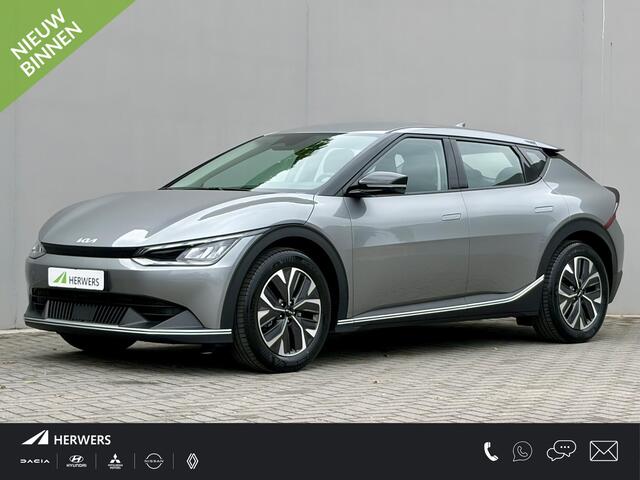KIA EV6 Edition 77.4 kWh / Fabrieksgarantie tot 16-04-2032 / Android Auto & Apple Carplay / Navigatie / Cruise Control Adaptief / Climate Control / DAB / Draadloze Telefoonlader / Camera / Parkeerassistent / 19" Lichtmetalen Wielen / Keyless entry & start /