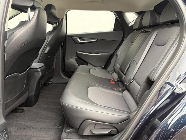 KIA EV6 Edition 77.4 kWh / SOH 100% / Fabrieksgarantie tot 18-06-2032 / 1.600 kg trekgewicht / Android Auto & Apple Carplay / Navigatie / Cruise Control Adaptief / Climate Control / DAB / Draadloze Telefoonlader / Camera / Parkeerassistent / 19" Lichtmetalen Wielen / Keyless entry & start /