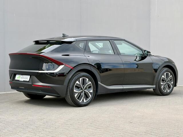 KIA EV6 Edition 77.4 kWh / SOH 100% / Fabrieksgarantie tot 07-2031 / 1.600 kg trekgewicht / Android Auto & Apple Carplay / Navigatie / Cruise Control Adaptief / Climate Control / DAB / Draadloze Telefoonlader / Camera / Parkeerassistent / 19" Lichtmetalen Wielen / Keyless entry & start /