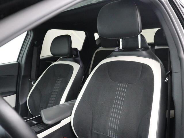KIA EV6 GT-Line 77.4 kWh | SOH 93,5% | Panoramadak | Stuur en stoelverwarming | Stoelverkoeling | Adaptive cruise | Lane assist | Carplay | 360 camera | Park assist | Sfeerverlichting