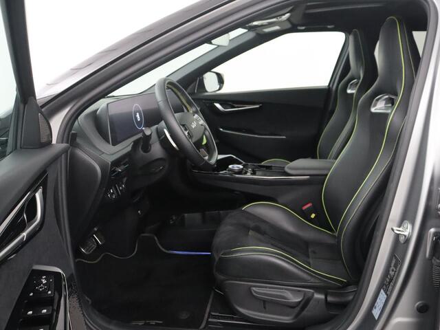 KIA EV6 GT AWD 77.4 kWh | SOH 98.1% | Panoramadak | Alcantara Seats | Head-up | Meridian Surround | Sfeerverlichting | Adaptive cruise | 360 camera | Stuur/stoel verwarming |