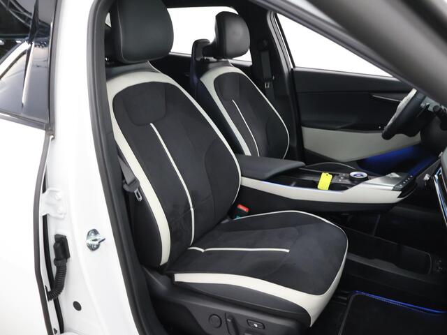 KIA EV6 GT-Line 84 kWh | Panoramaschuifdak | 360 Camera | Head-up display | 20"GT-Line Velgen | LED-Matrix | Stoelventilatie | Warmtepomp |