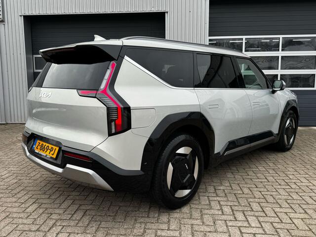 KIA EV9 Air 99.8 kWh - Stoelverwarming-/ventilatie - LED - Navigatie - 360 Camera - Climate Control - Climate Control - Fabrieksgarantie tot 05-2031
