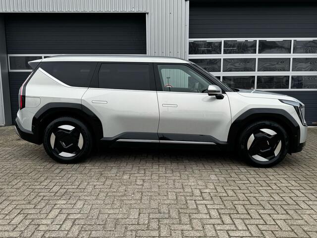 KIA EV9 Air 99.8 kWh - Stoelverwarming-/ventilatie - LED - Navigatie - 360 Camera - Climate Control - Climate Control - Fabrieksgarantie tot 05-2031