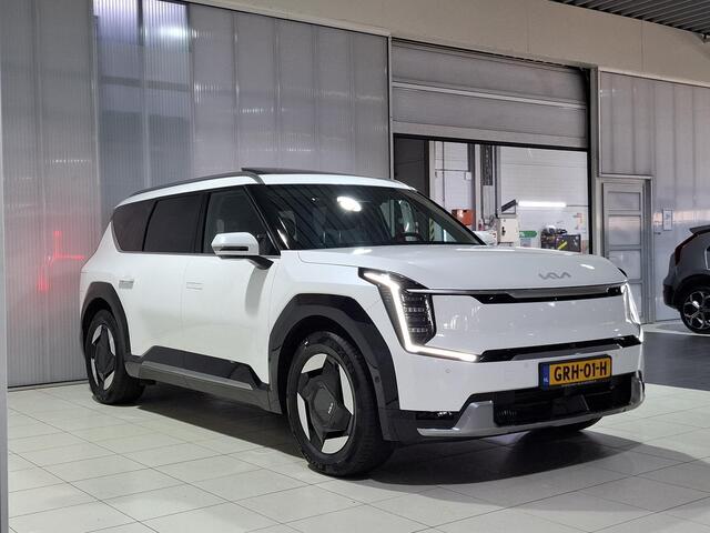 KIA EV9 Plus AWD 99.8 kWh Trekhaak, 2500 kilo trekgewicht, Schuif kanteldak, Stoel verkoeling, stoel verwarming.