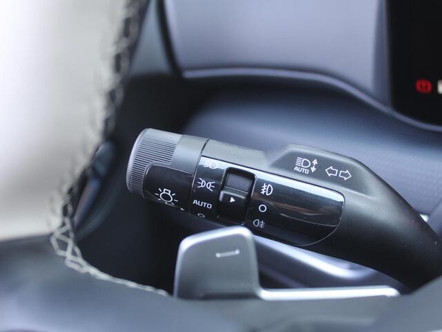 KIA K K4 1.0 T-GDi MHEV GT-Line Launch Edition (pano) | Stuur-/stoelverwarming | Camera | LED | 17" LM | Elek. stoel | Draadloze telefoonlader |