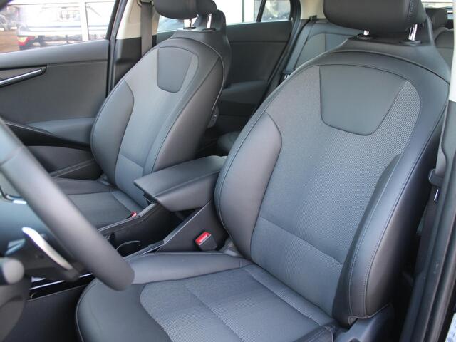 KIA Niro 1.6 GDi PHEV DynamicLine | LED | Stoel-/Stuurverwarming | Adapt. Cruise | Clima | Camera | Carplay