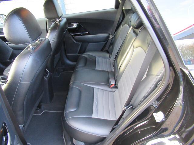 KIA Niro 1.6 GDi Hybrid First Edition 2e eigen | dealer onderh | Leder | 18"inch | tr.haak | navi