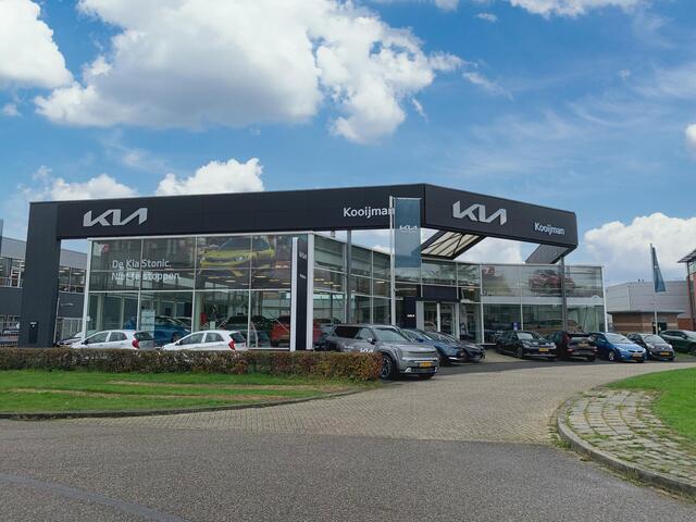 KIA Niro 1.6 GDi Hybrid DynamicLine ¤2700,- Voordeel! ACTIE ! Voorraaddeal! Nieuw uit voorraad leverbaar! Meerdere kleuren en uitvoeringen direct leverbaar